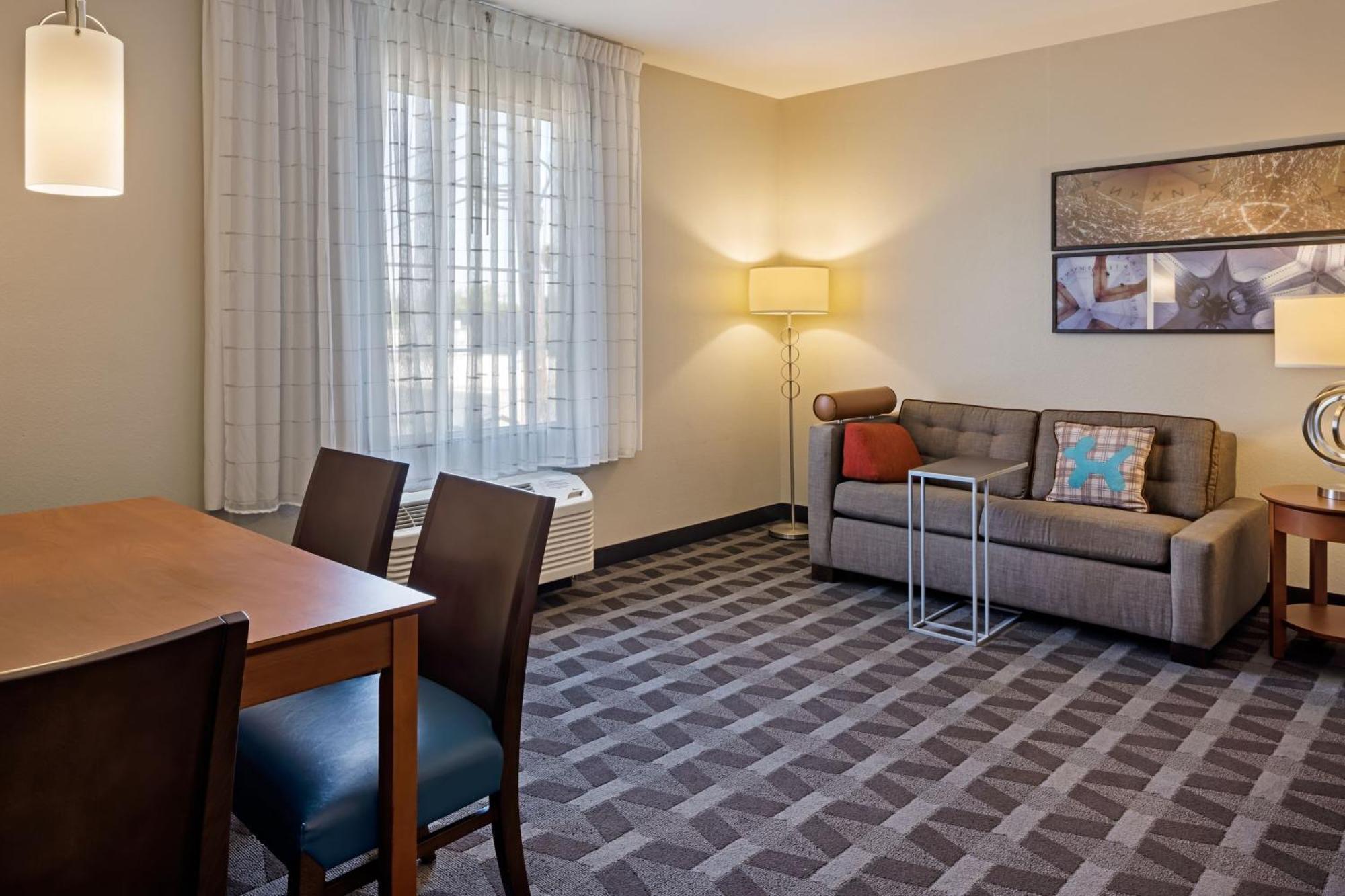 Towneplace Suites by Marriott Sunnyvale Silicon Valley Exterior photo
